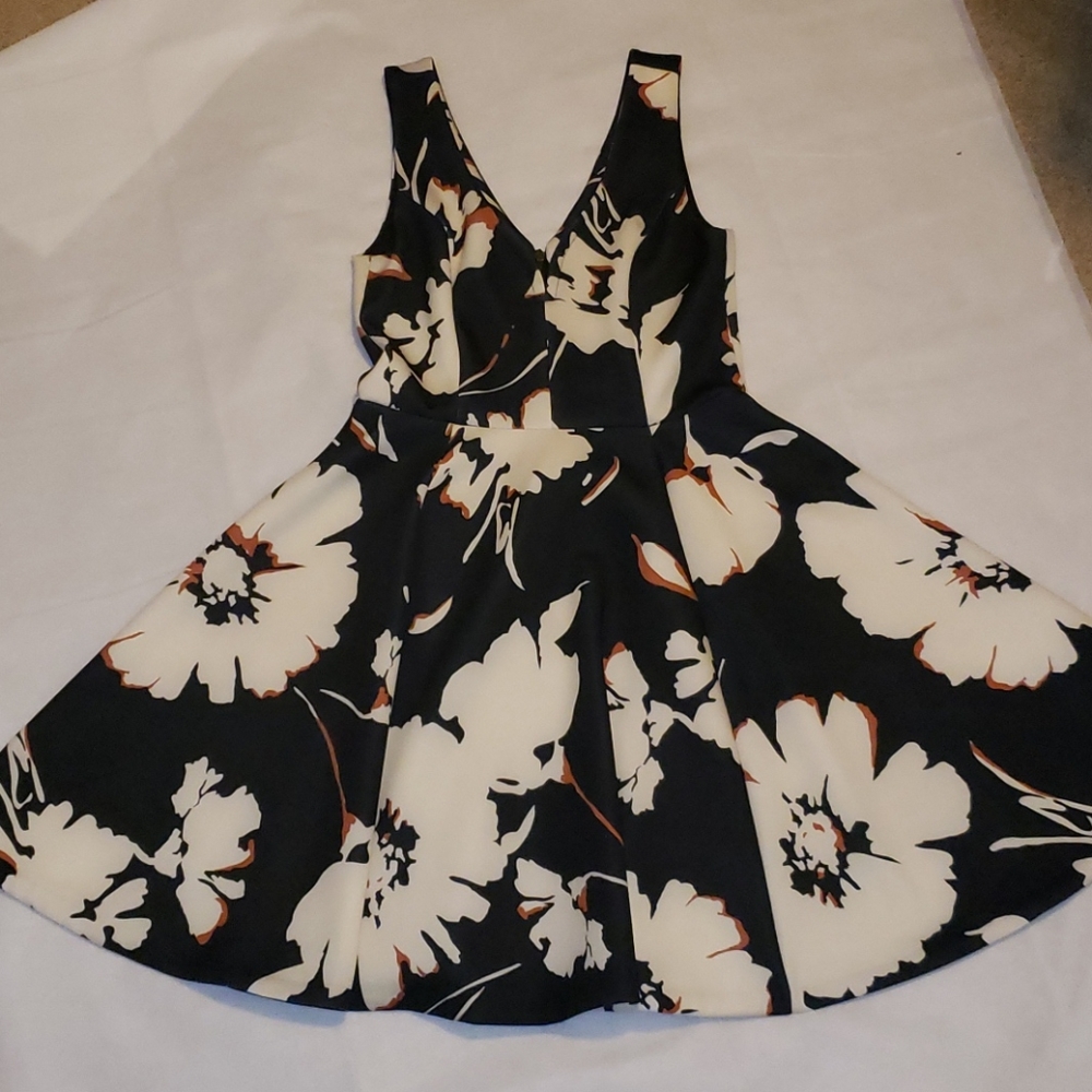 Anthropologie Maeve Floral Fit & Flare Summer Dress Size 4 - Picture 7 of 14